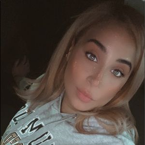 Meet your Posher, Amina